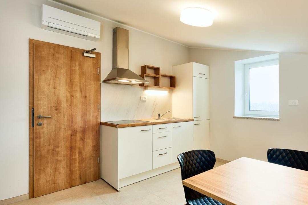 Posestvo Rouna - Winery And Apartments Випава Экстерьер фото